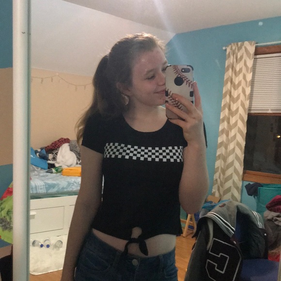 Checkered Crop Top - Picture 4 of 4